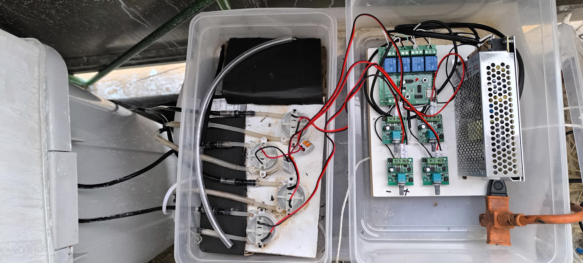 制御基板と蠕動モーター